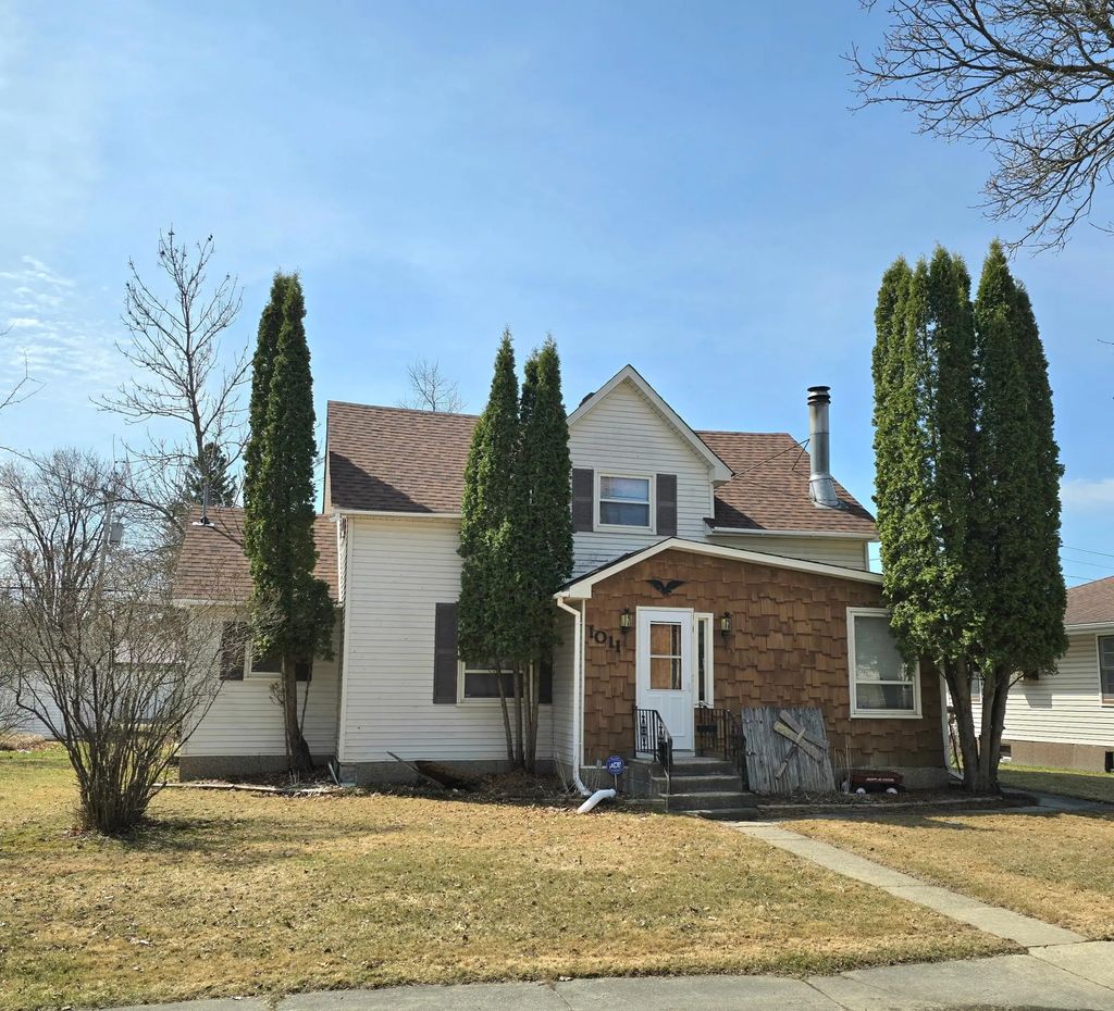 1011 10th Street, International Falls