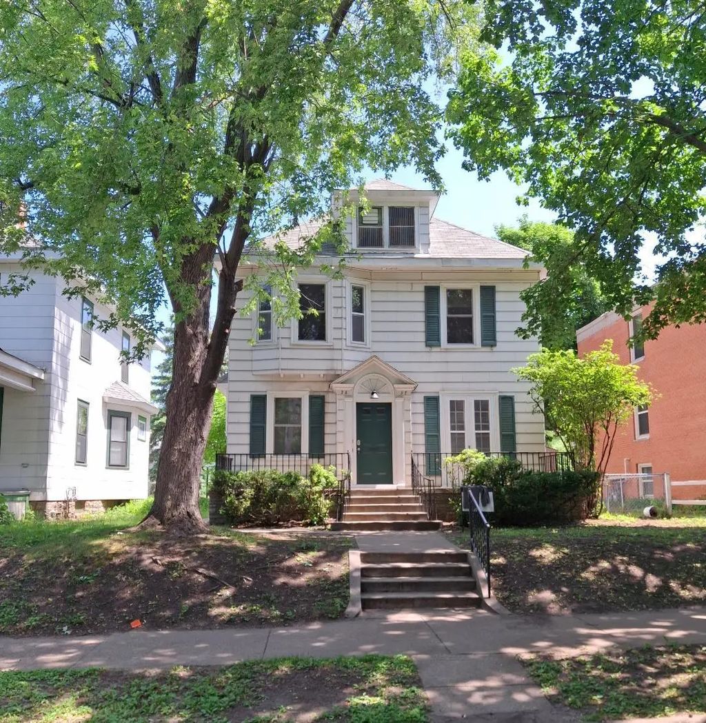 2637 Emerson Avenue S, Minneapolis