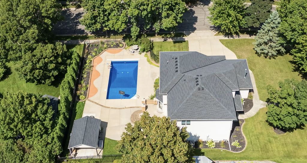 2667 Waterford Court, Saint Cloud