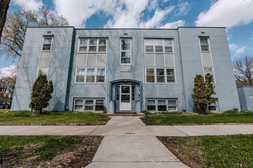 517 12th Avenue N, Fargo