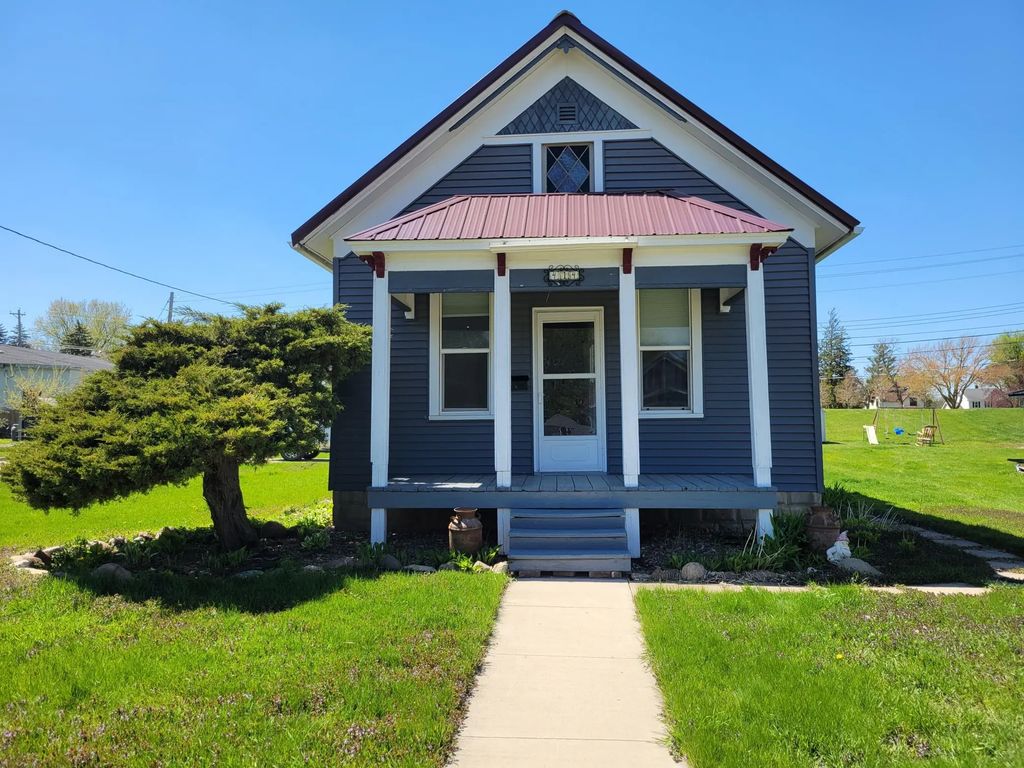 414 Red Wing Avenue, Kenyon