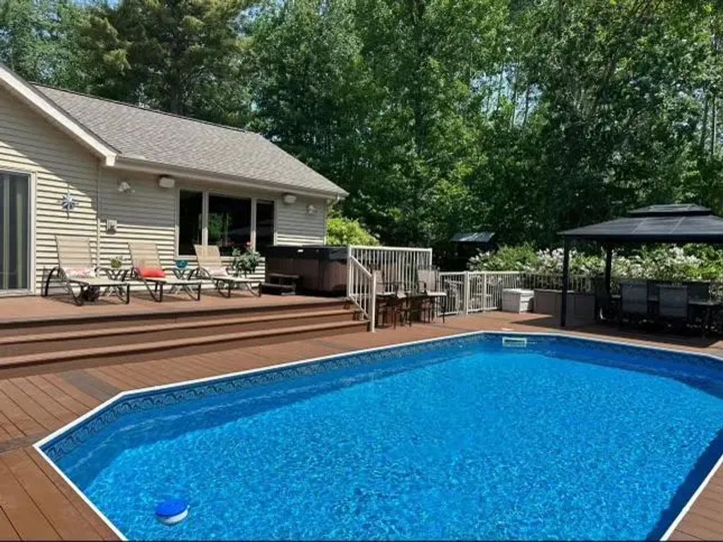 8376 Cedar Crest Loop Nw, Walker
