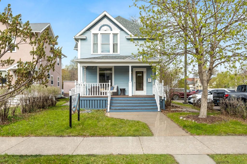 203 8th Street S, Fargo