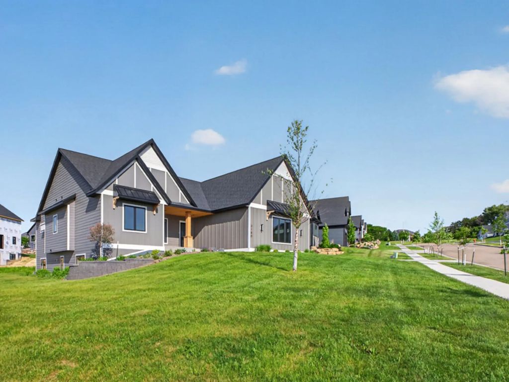 3180 Bella Terra Lane Ne, Rochester