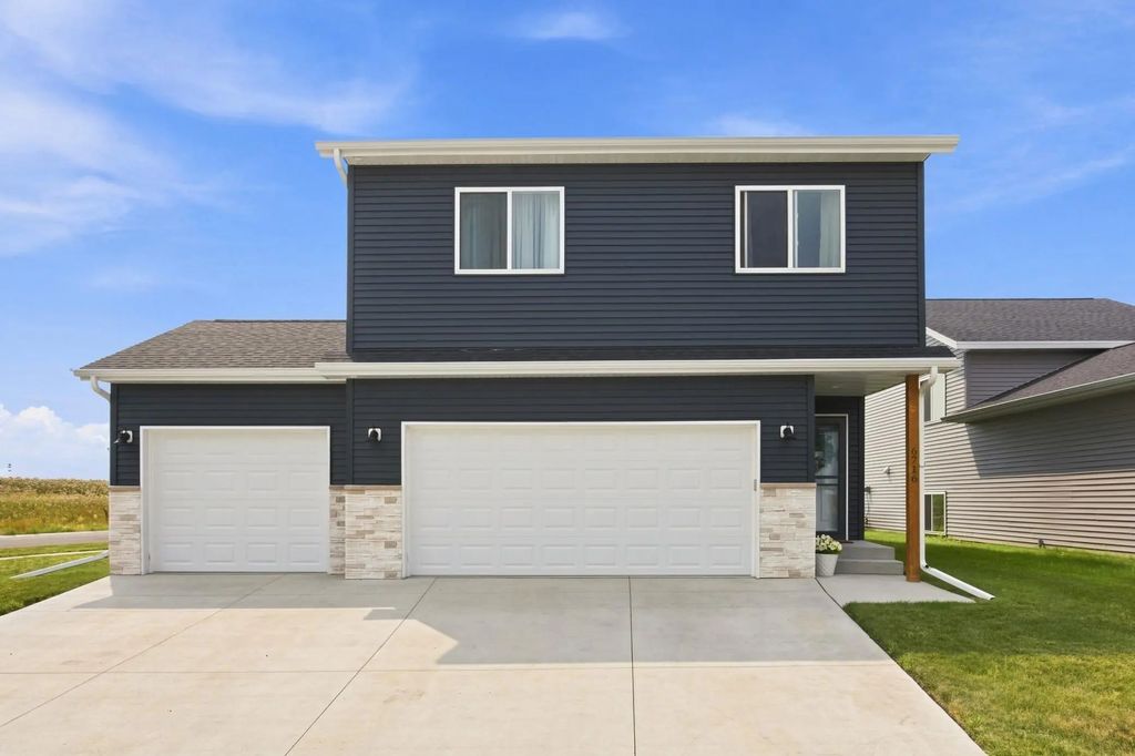 6716 66th Avenue S, Horace