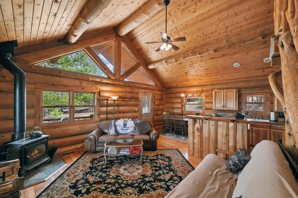 31149 County Road 40, Effie