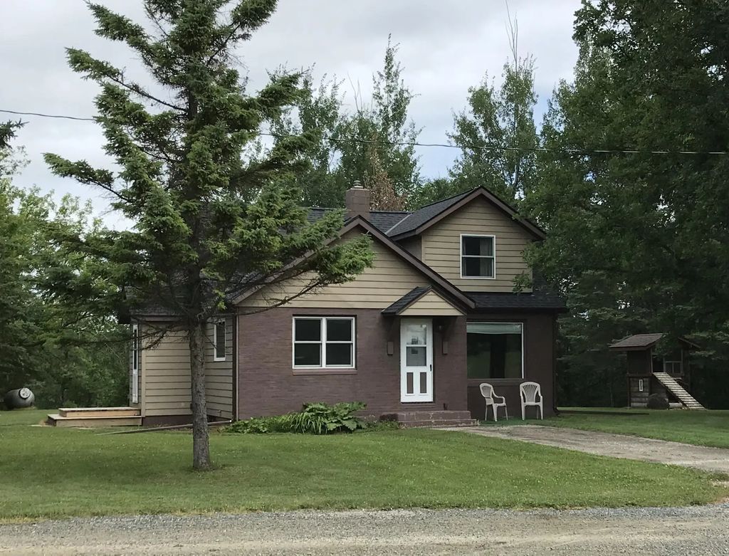 10507 Highway 11, Baudette