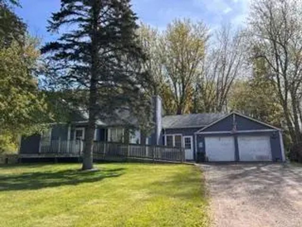2464 Legend Street, Mora