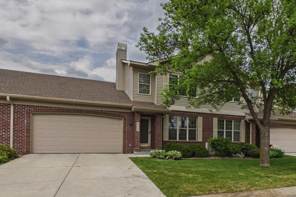 9728 Belmont Lane, Eden Prairie