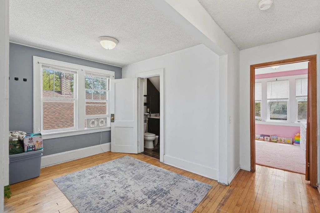 1105 Rose Avenue E, Saint Paul