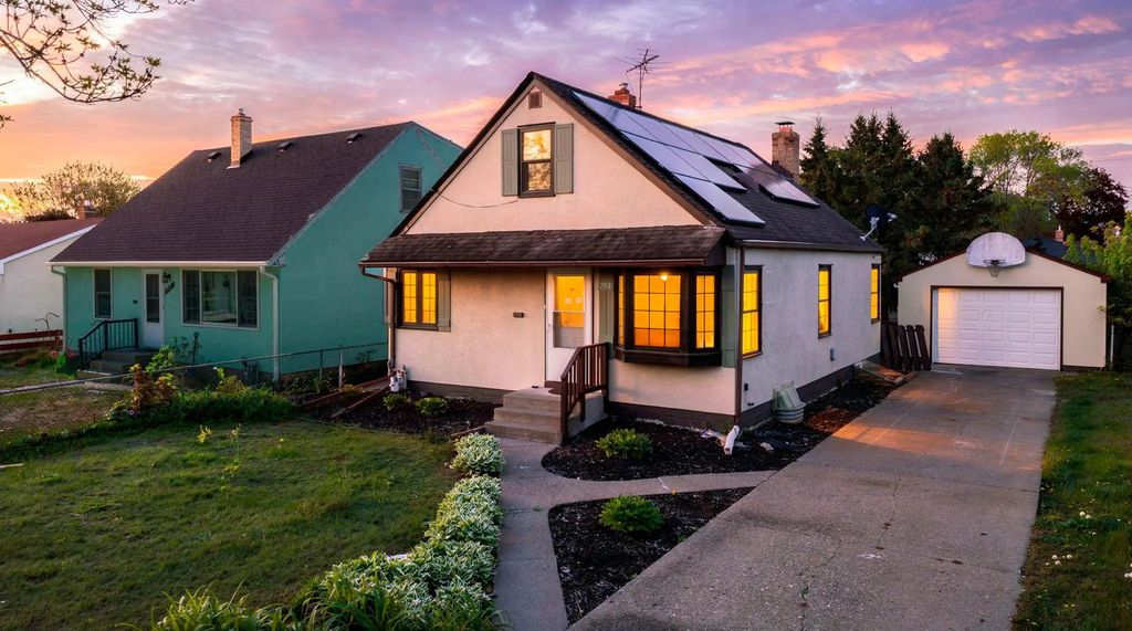 254 Arion Street E, West Saint Paul