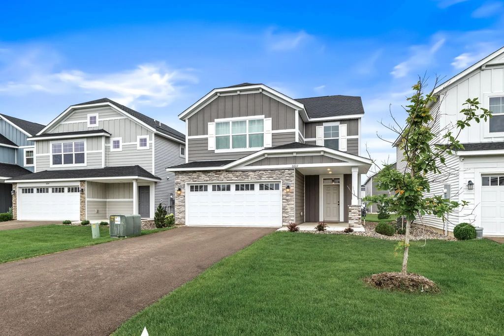 6822 102nd Street S, Cottage Grove