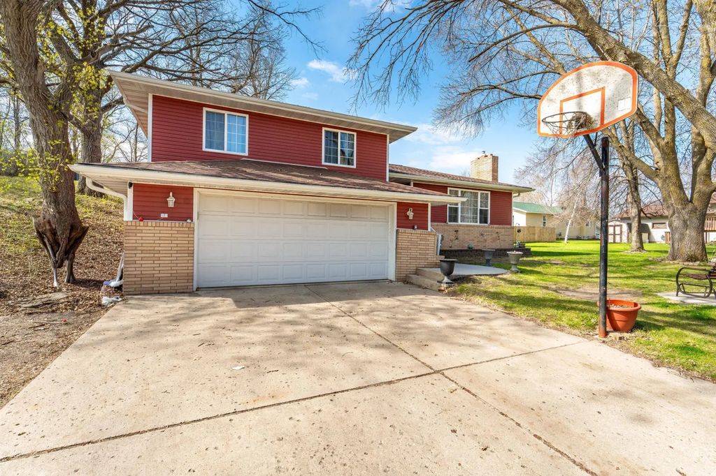 713 7th Avenue Circle Se, Pelican Rapids