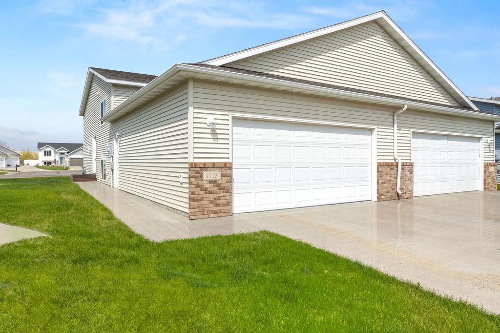 1113 39th Avenue S, Moorhead