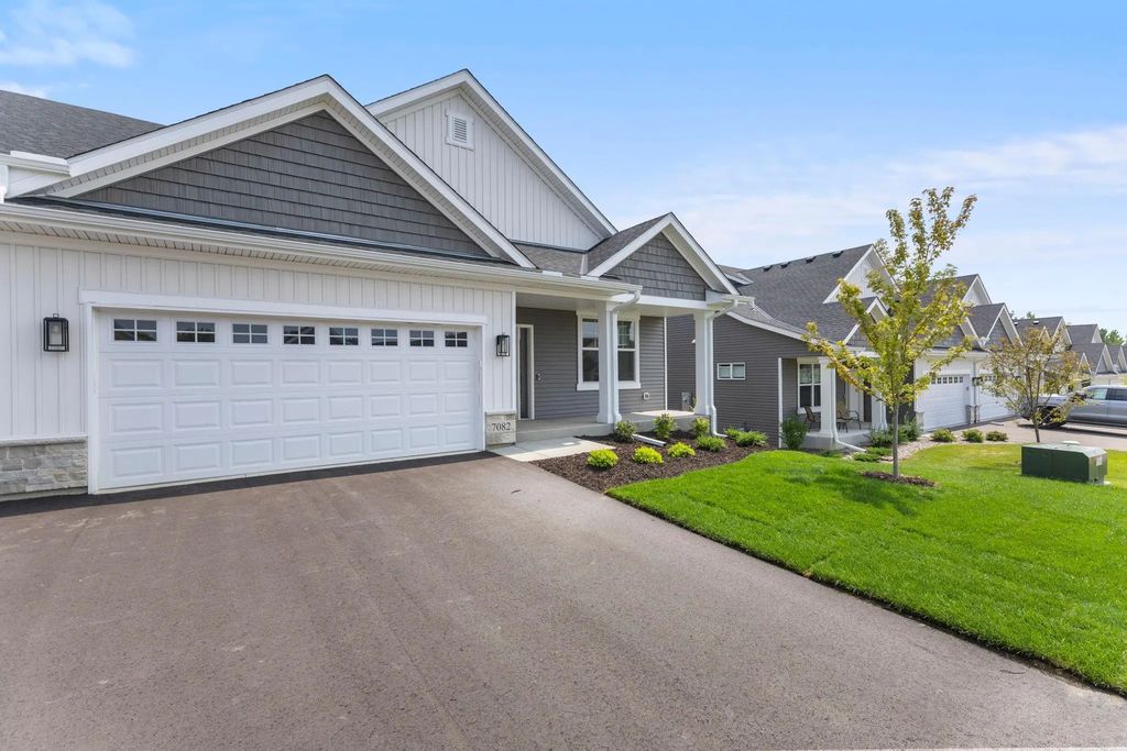 7082 Weston Lane N, Maple Grove