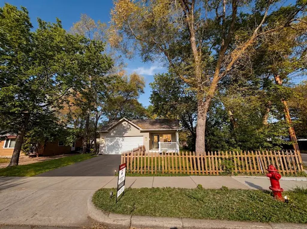 5259 Knox Avenue N, Minneapolis