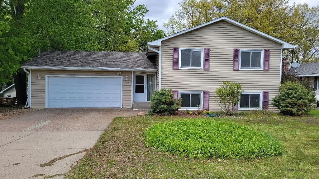 341 Hickory Street, Mahtomedi