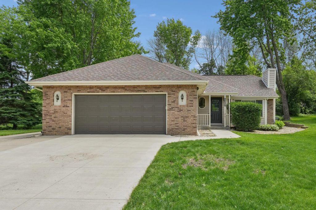 20524 Javelin Circle, Lakeville