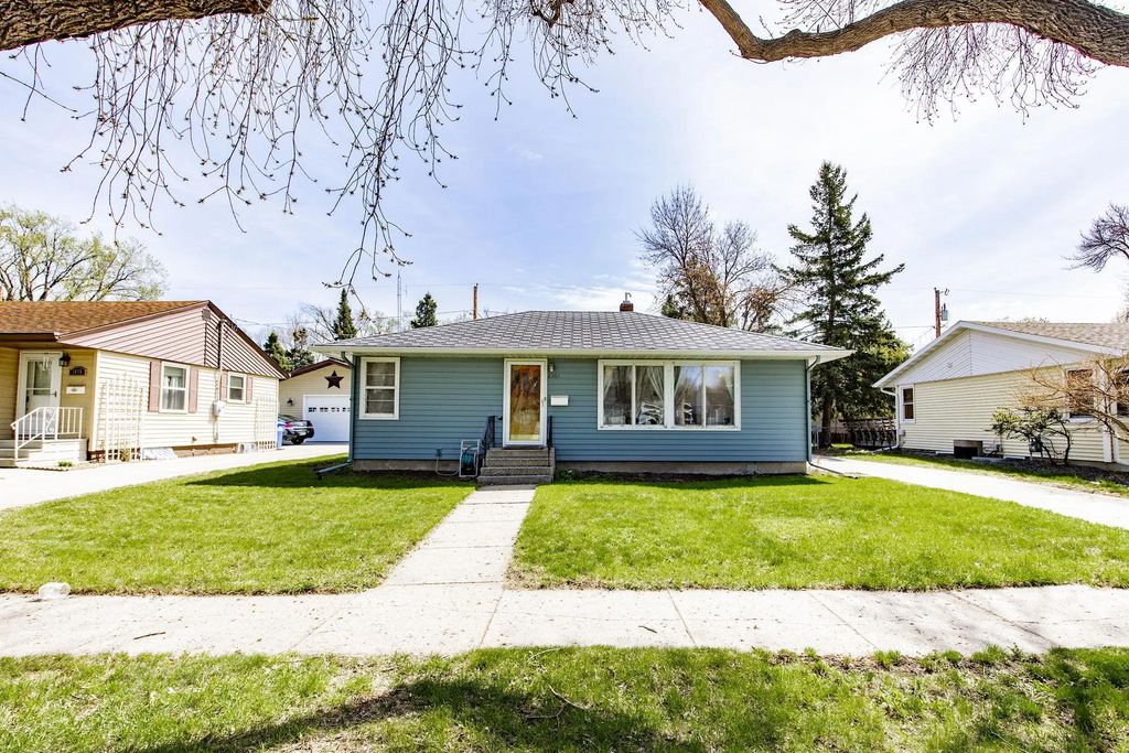 2101 7th Street N, Fargo