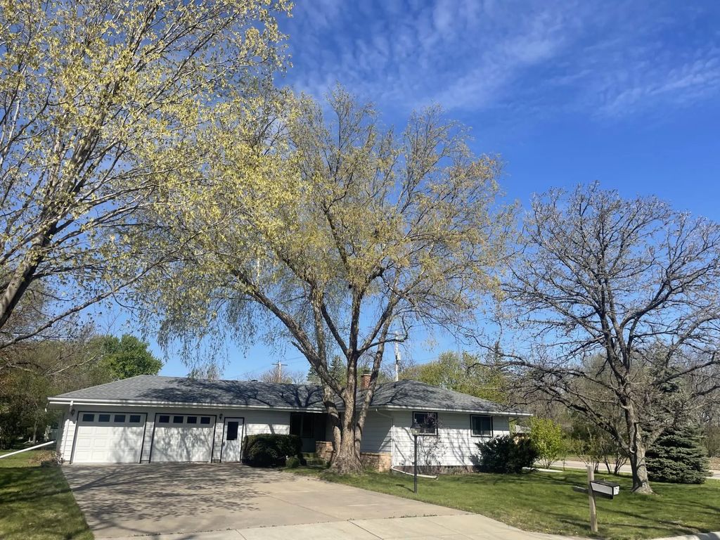 775 2nd Street E, Tracy