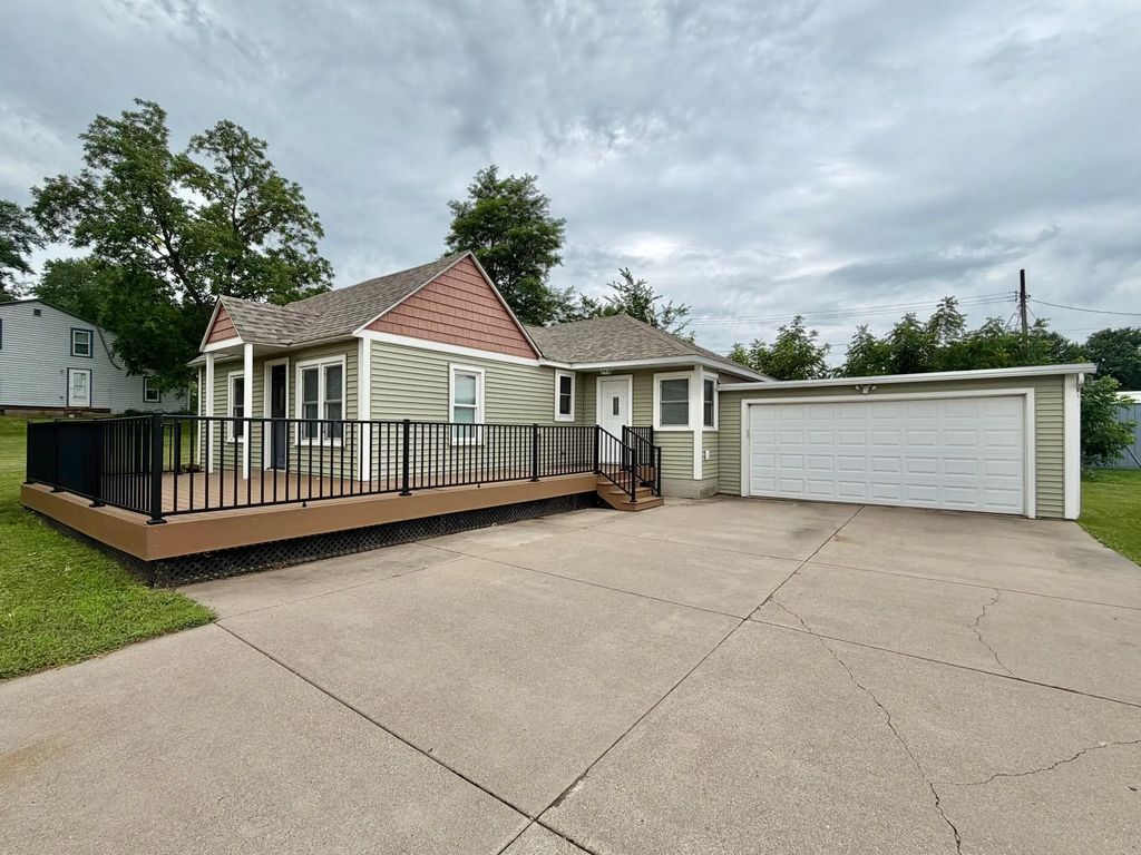 110 Red Wing Avenue S, Red Wing