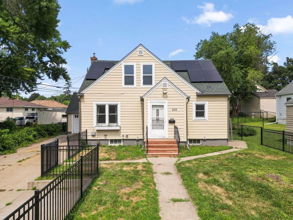 509 1st Street N, Hopkins