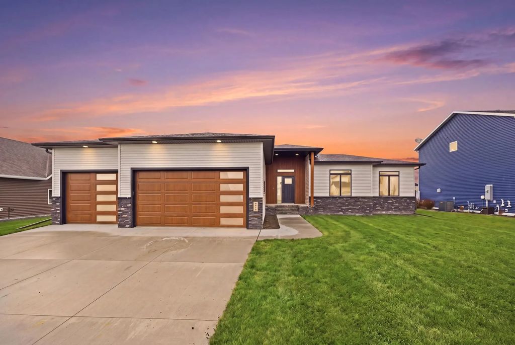 4328 23rd Avenue S, Moorhead