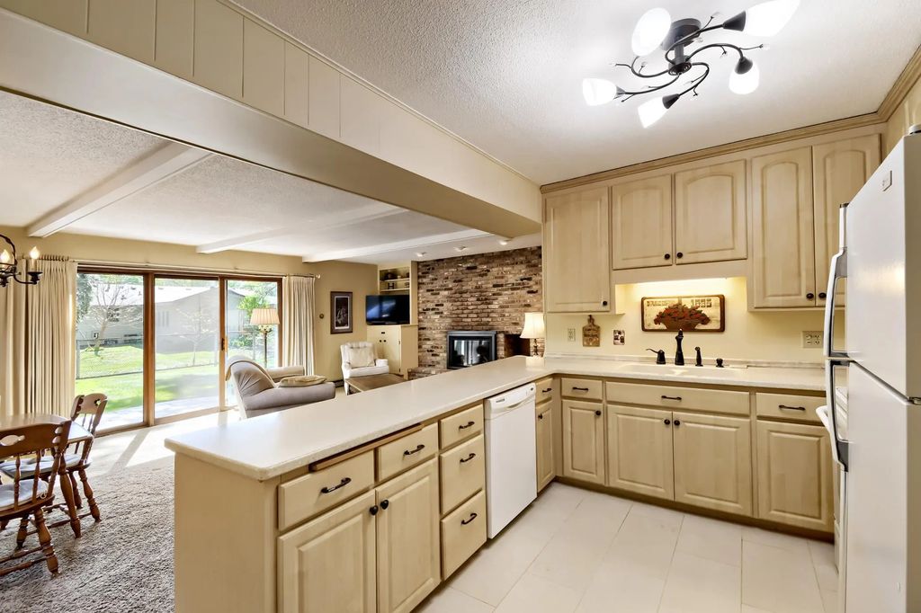 6575 Monroe Street Ne, Fridley