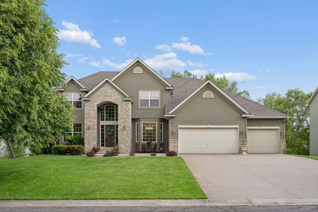 8657 Elk Avenue, Monticello