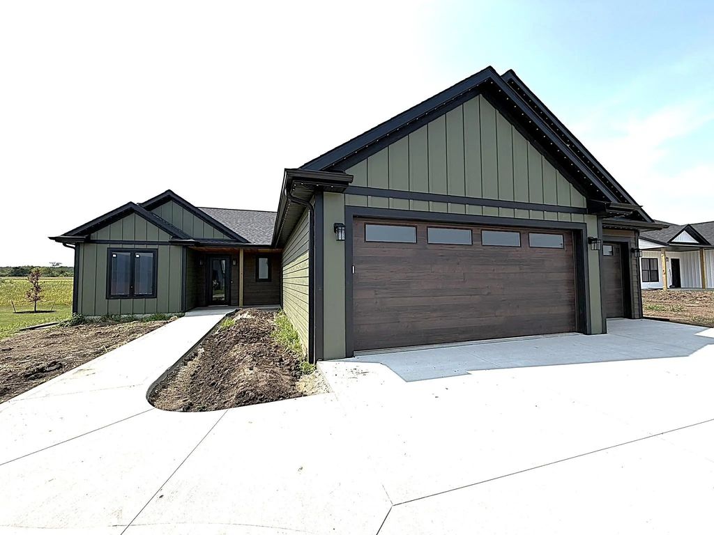 145 Rolling Hills Drive, Elgin