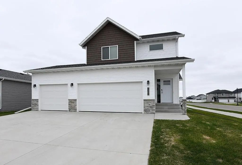 7301 26th Street S, Fargo