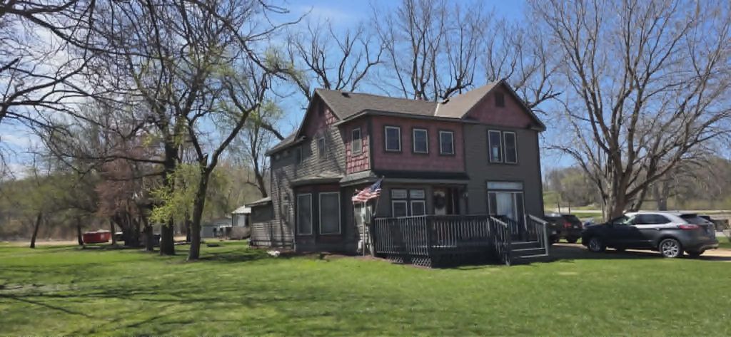 214 Front Street E, Redwood Falls