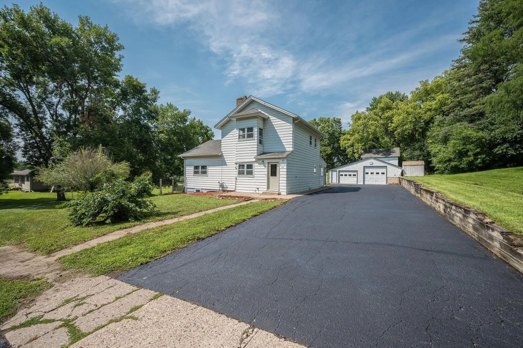 104 Frank Avenue Ne, Elysian