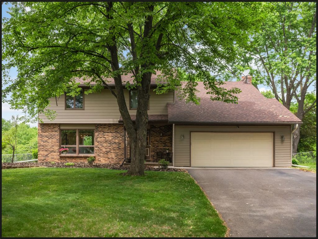 10587 Wellington Lane N, Maple Grove