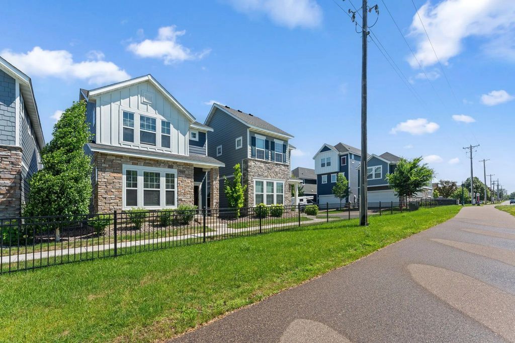 396 Rum River Way, Anoka
