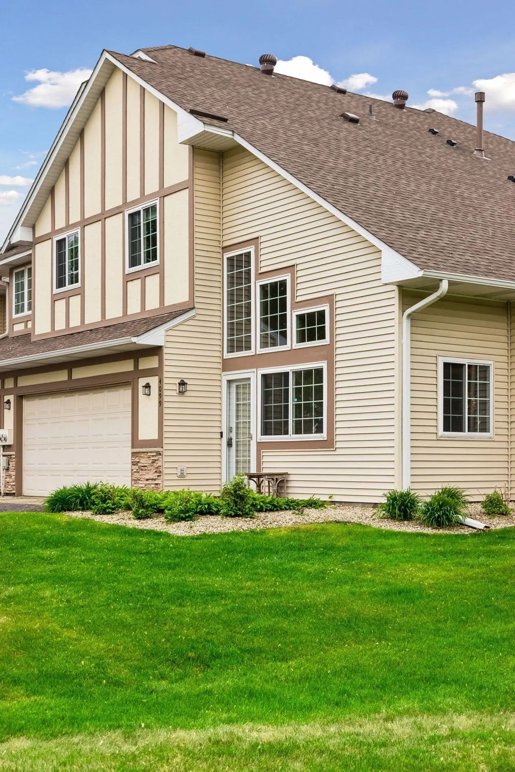 4099 Meadowlark Curve, Eagan
