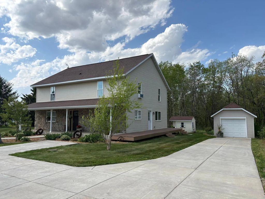 22453 State Highway 16, Wykoff