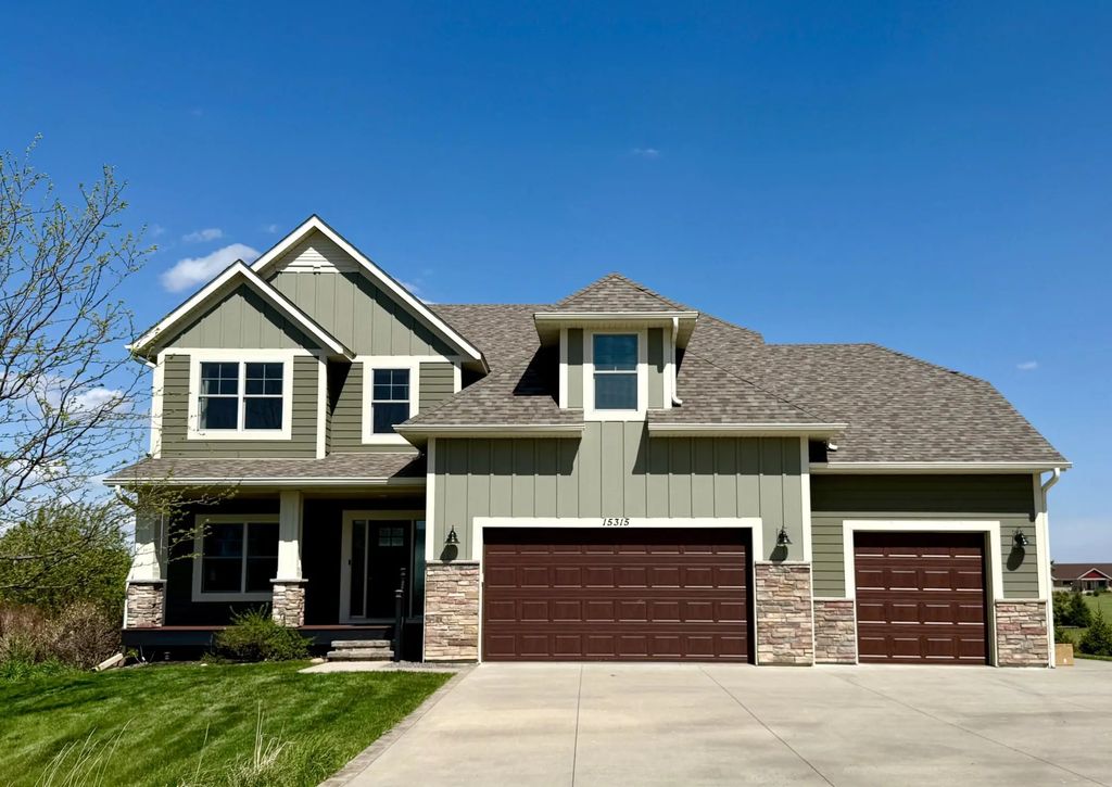 15315 Elm Court, Faribault