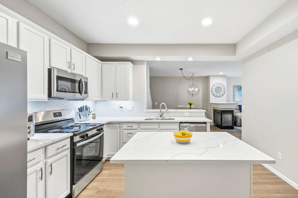 13730 54th Avenue N 208, Plymouth
