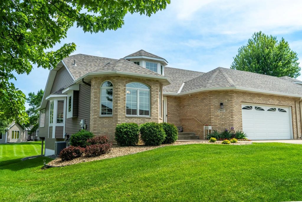 3022 Highpointe Curve, Roseville