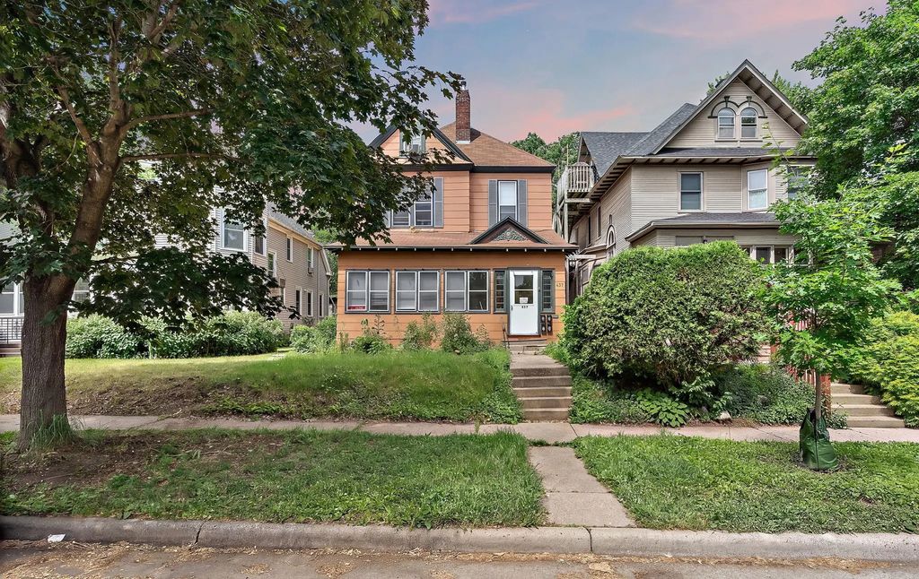 437 Wheeler Street N, St Paul