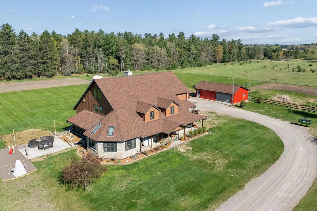 23823 Lara Road, Wood River Twp