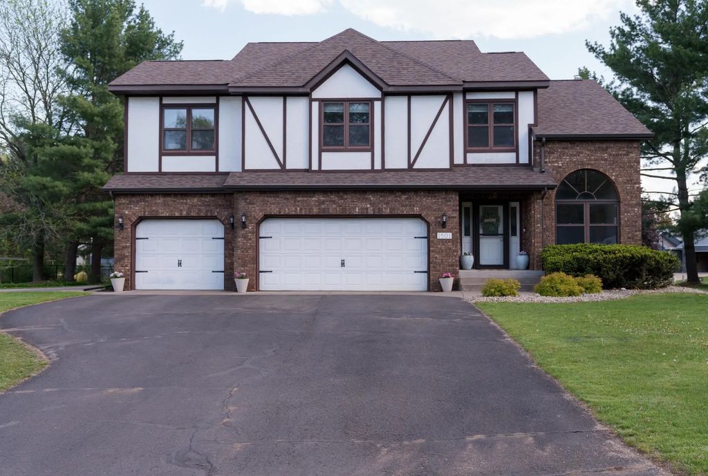 1501 Grover Road, Eau Claire
