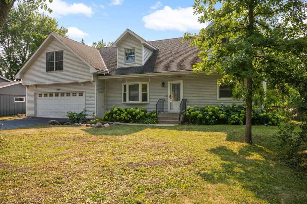 1459 Rainbow Avenue, Maple Plain