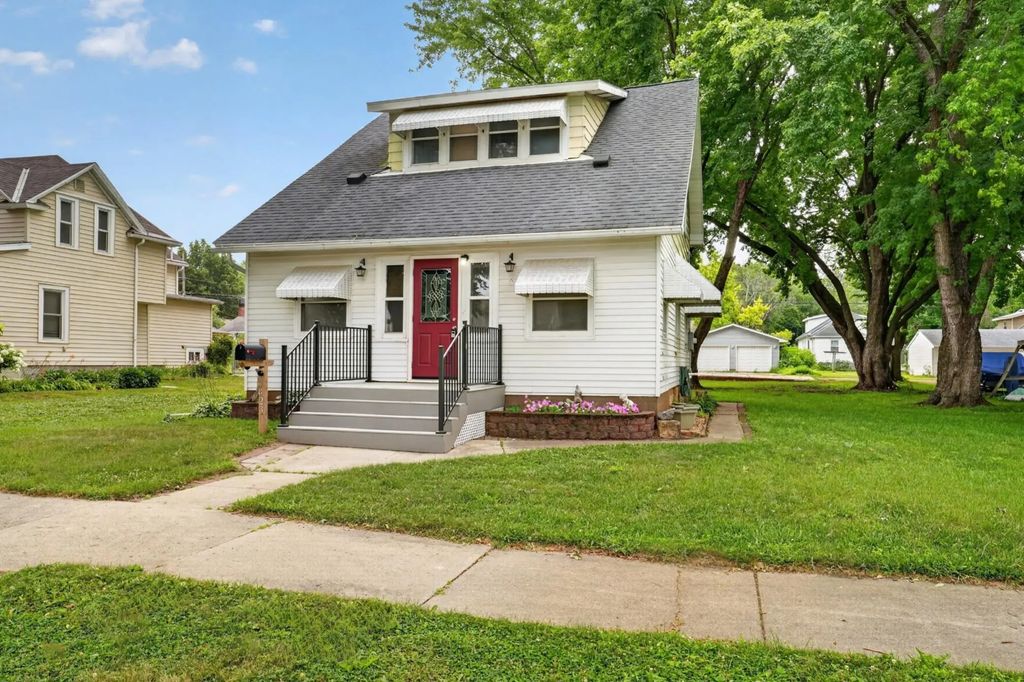 1423 N 2nd Street, Mankato