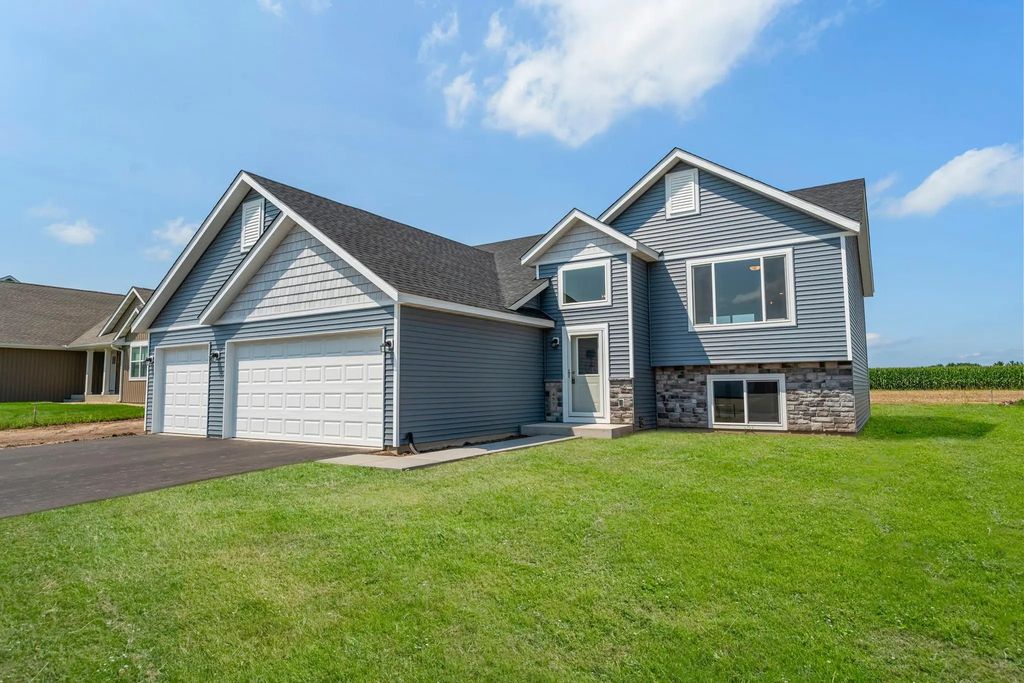 106 Maple Court, Cannon Falls
