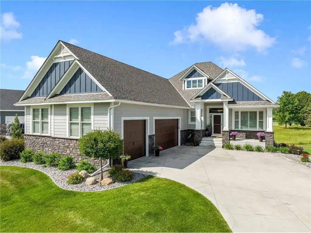 1910 Annika Drive N, Lake Elmo