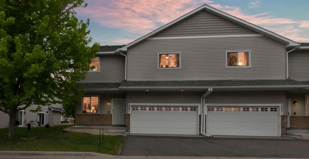 1283 County Road D Circle E B, Vadnais Heights