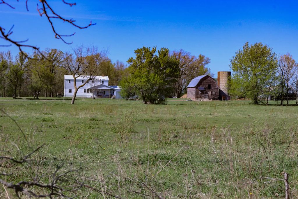 28396 570th Avenue, Deer Creek
