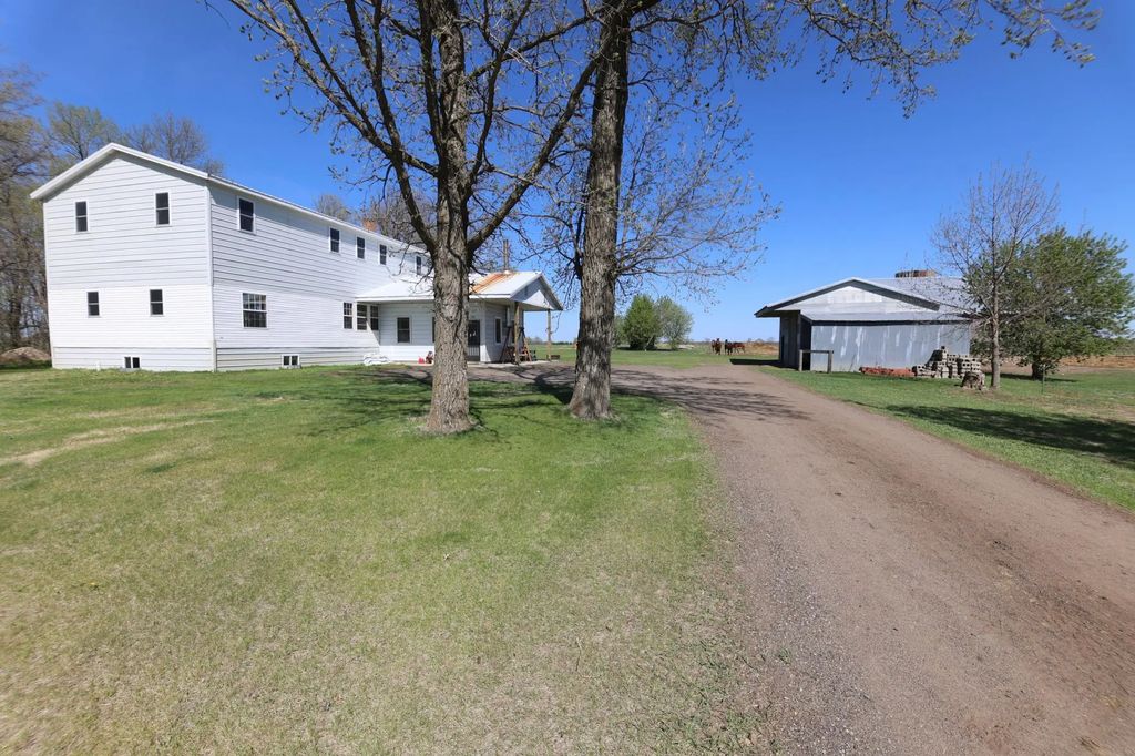 28396 570th Avenue, Deer Creek